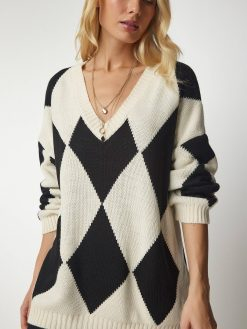 Diamond Patterned Oversized Knitwear