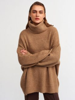 Pullovers & Sweatshirts